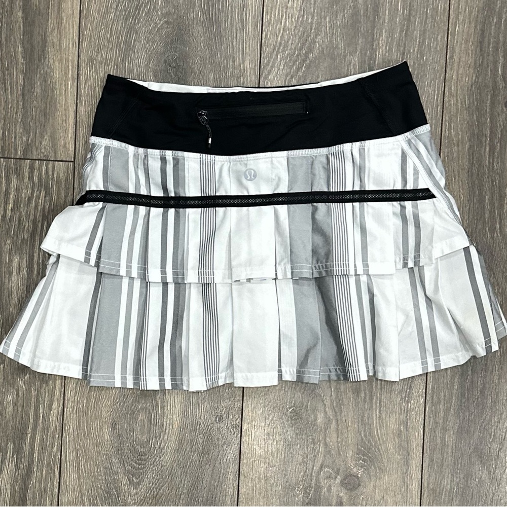 Lululemon Run: Pace Setter Skirt Groovy Stripe  (Regular2)